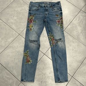 Zara basic women’s distressed jeans